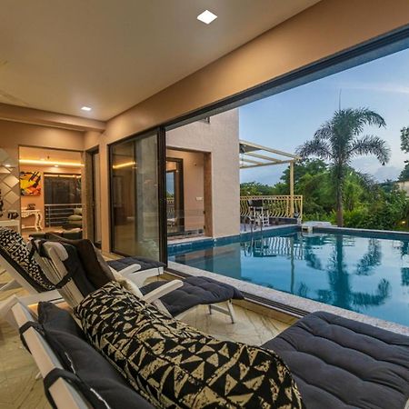 Saffronstays Aura, Alibaug - Luxury Pool Villa With A Game Room And Spacious Lawn Alībāg Exterior photo