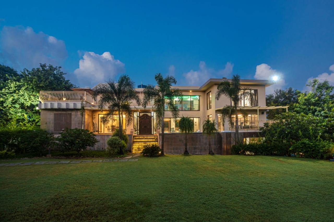 Saffronstays Aura, Alibaug - Luxury Pool Villa With A Game Room And Spacious Lawn Alībāg Exterior photo