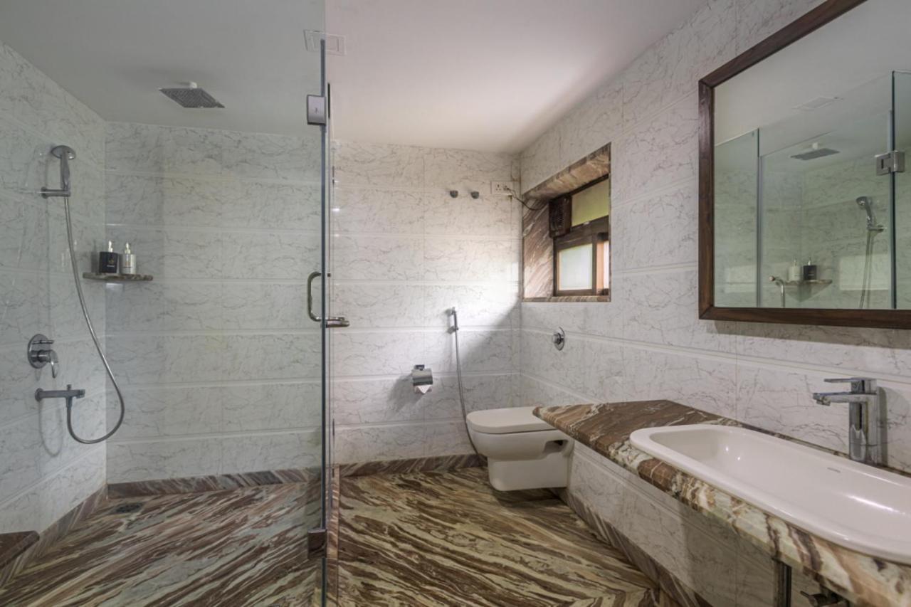 Saffronstays Aura, Alibaug - Luxury Pool Villa With A Game Room And Spacious Lawn Alībāg Exterior photo