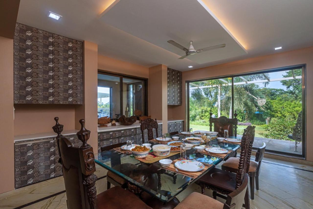 Saffronstays Aura, Alibaug - Luxury Pool Villa With A Game Room And Spacious Lawn Alībāg Exterior photo