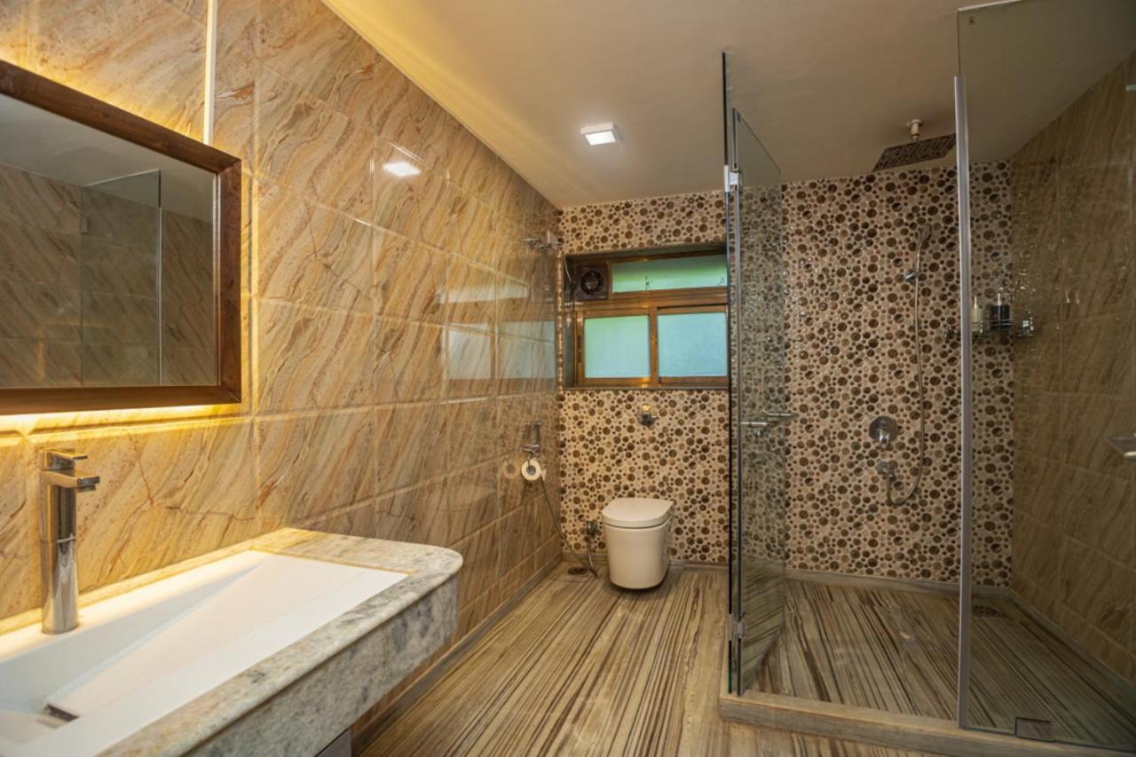 Saffronstays Aura, Alibaug - Luxury Pool Villa With A Game Room And Spacious Lawn Alībāg Exterior photo