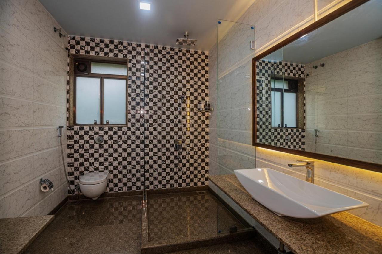 Saffronstays Aura, Alibaug - Luxury Pool Villa With A Game Room And Spacious Lawn Alībāg Exterior photo